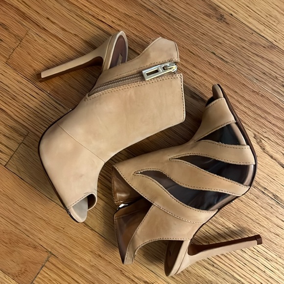 Schulz Booties - Picture 6 of 10